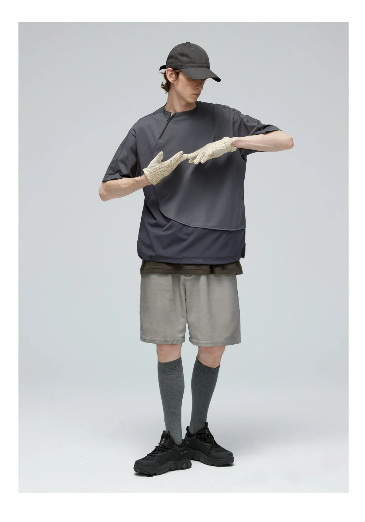 Loose-fitting sports shorts