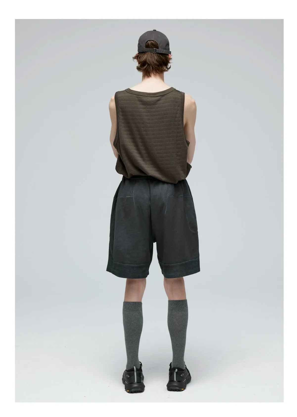 Loose-fitting sports shorts