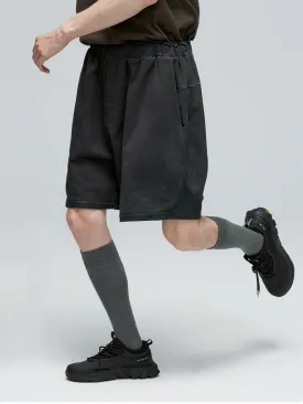 Loose-fitting sports shorts