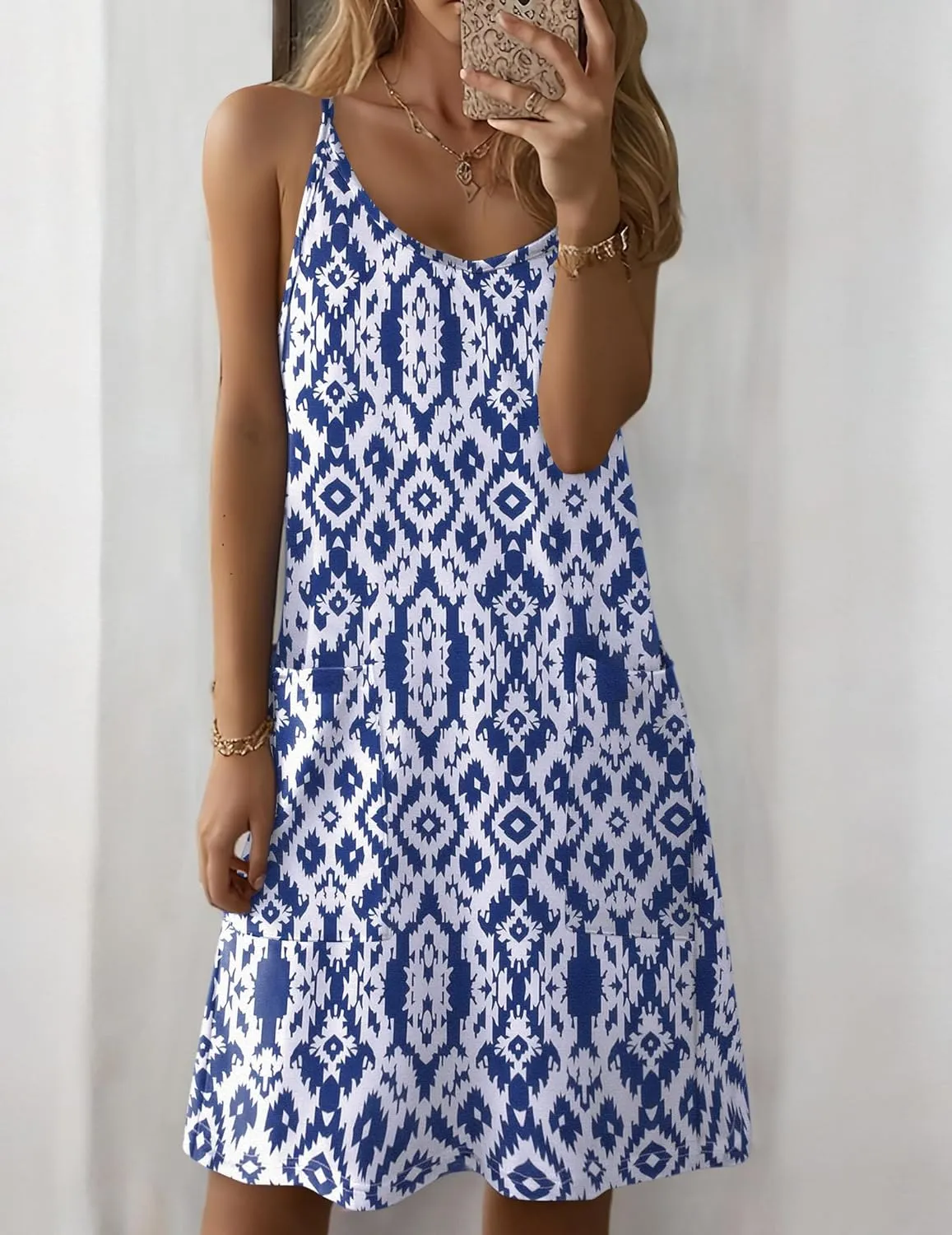 Zeagoo Women Summer Dresses Casual Beach Vacation Dress Spaghetti Strap Sundress Sleeveless Mini Short Dress with Pockets